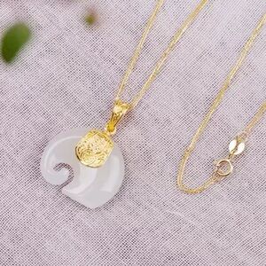 Healing Natural Stone White Jade Elephant Necklace. NWT